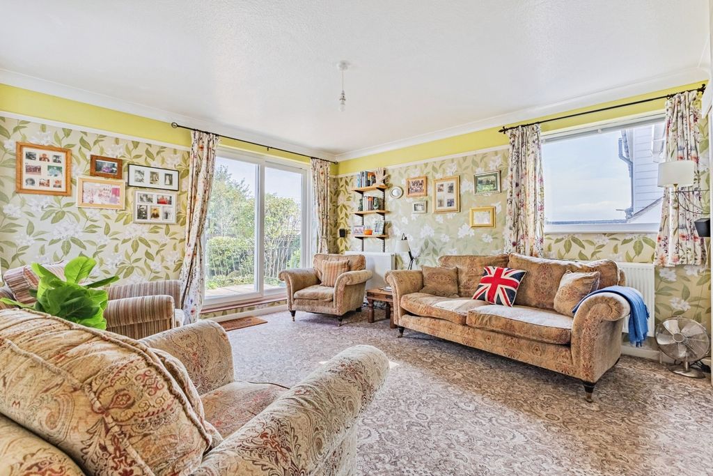 Property photo 3 of 25 Pbox-Img.Jpg