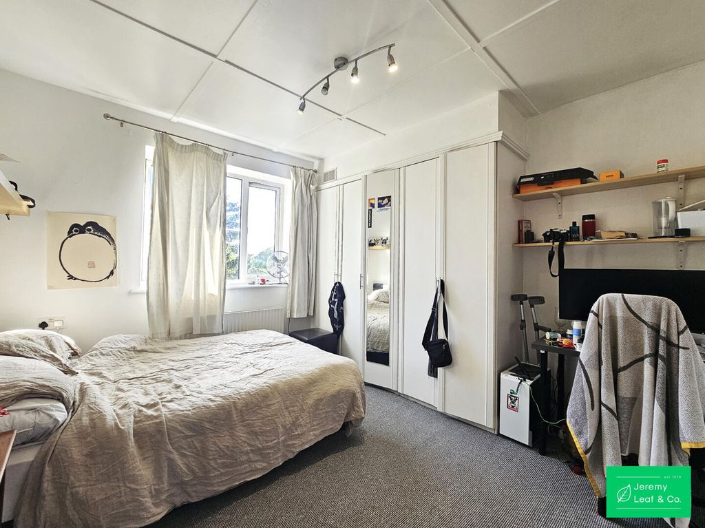 Property photo 1 of 11 Bedroom
