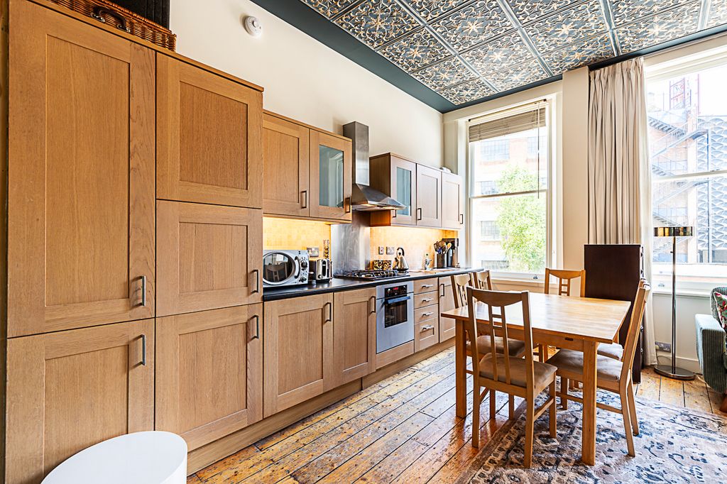 Property photo 2 of 35