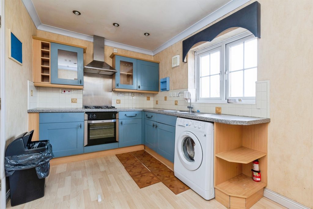 Property photo 2 of 13