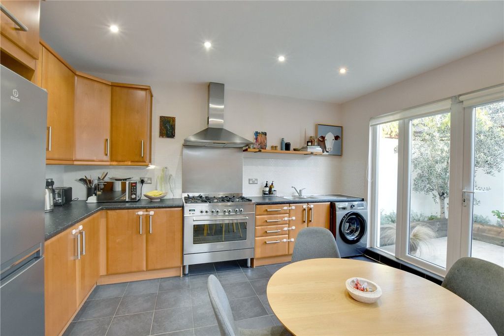 Property photo 3 of 20 Picture No. 10