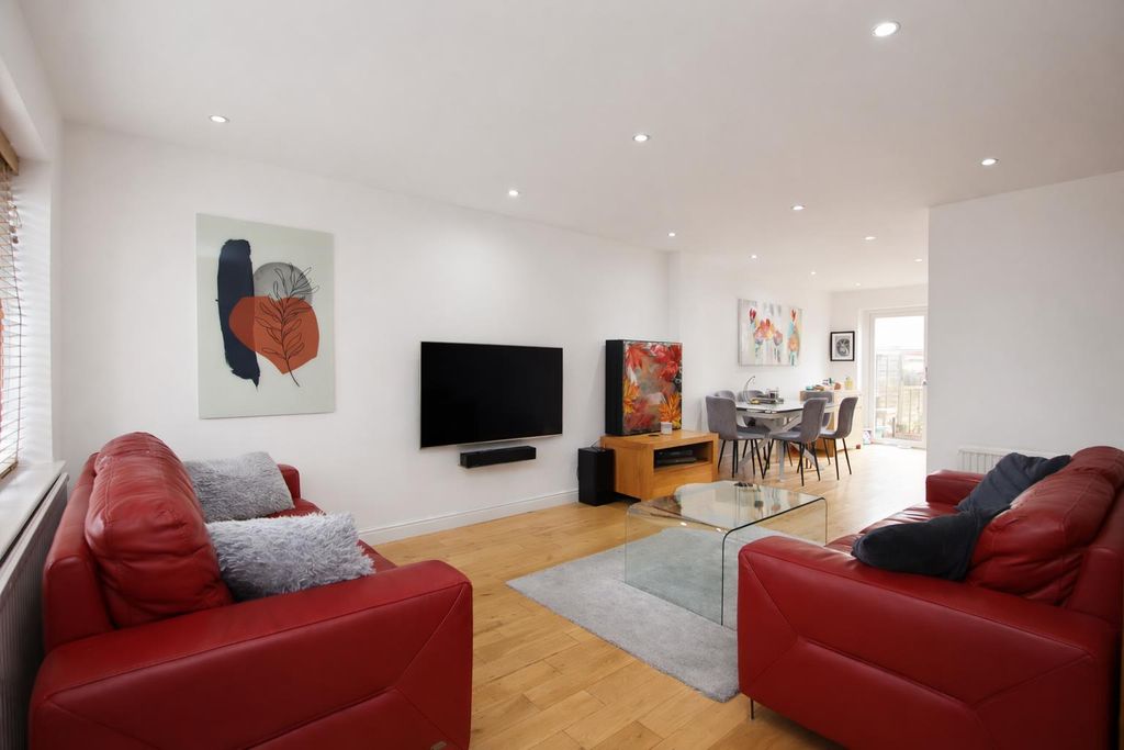 Property photo 2 of 14 6654Fbe9-8973-46ee-8320-B3E308169883.Png