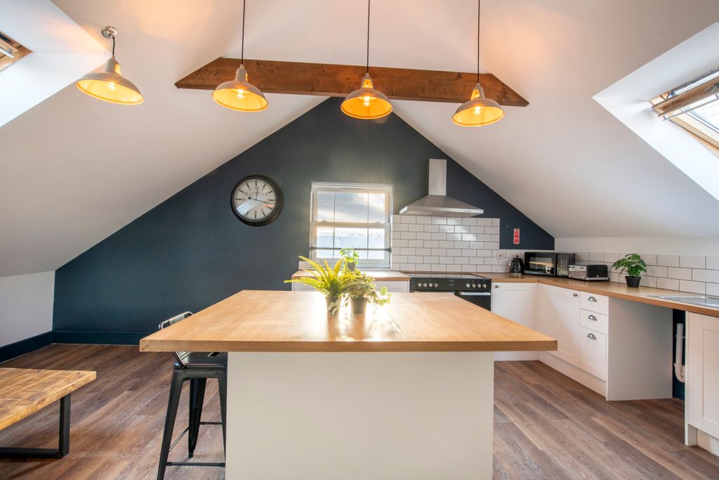 Property photo 3 of 7 Photo 2