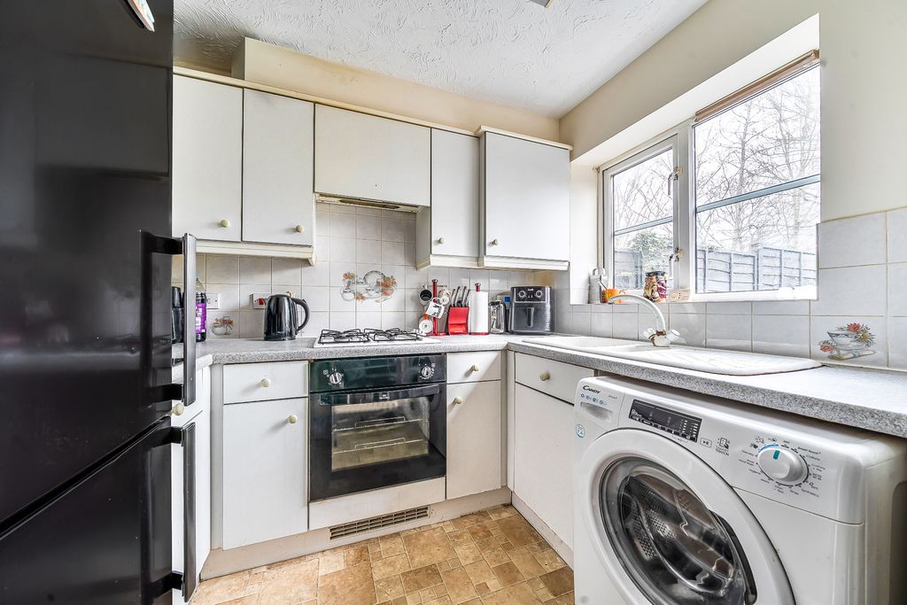 Property photo 2 of 8