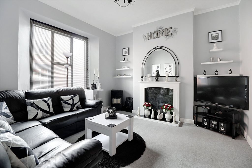 Property photo 2 of 12 Picture No. 02