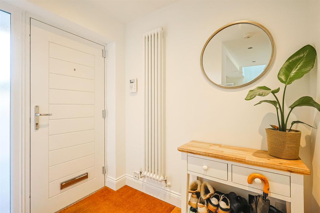 Property photo 2 of 22