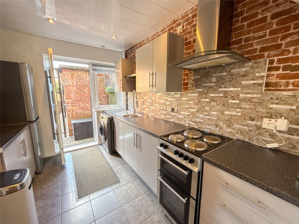 Property photo 3 of 23 Kitchen