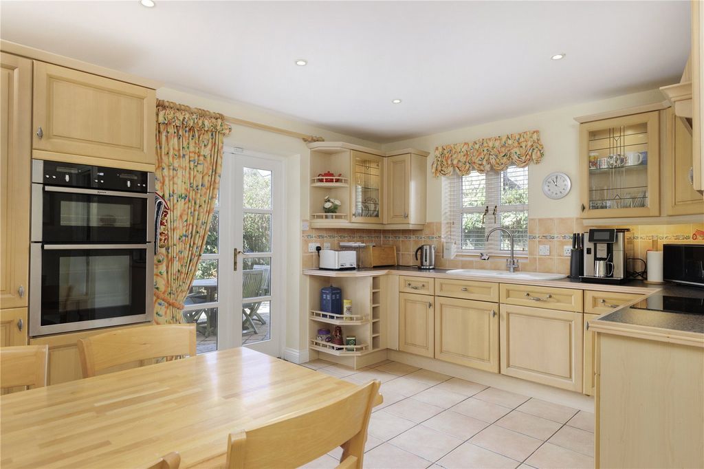 Property photo 3 of 24 Picture No. 14