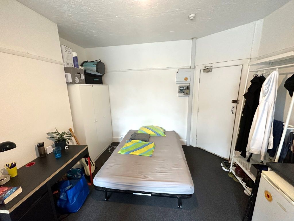 Property photo 1 of 16 Cover