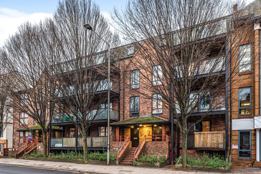 Property photo 1 of 6 798507 (1)