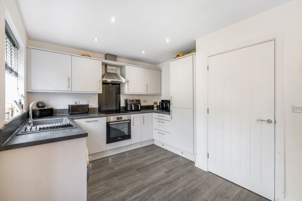 Property photo 3 of 21 23 Meres Way (Swineshead)-14