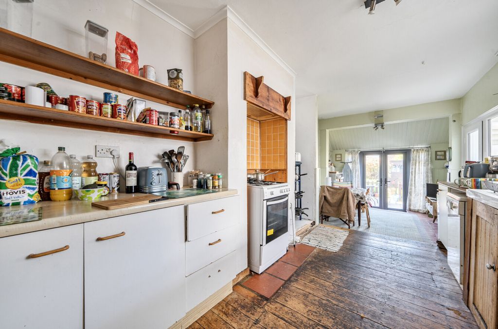 Property photo 3 of 13 1452421-8-69Ef2B9...