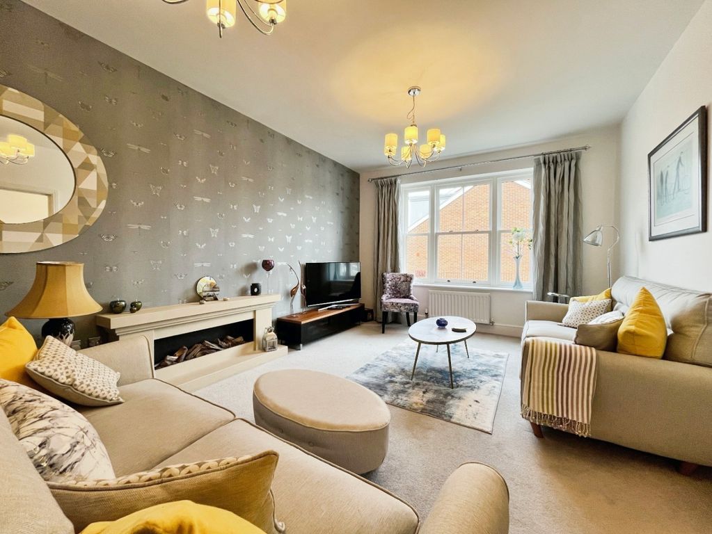 Property photo 3 of 37 3983128