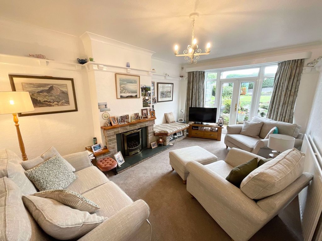 Property photo 3 of 17 Photo 5