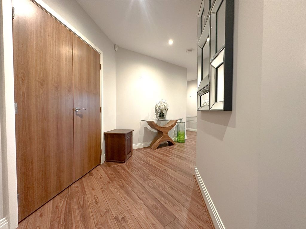 Property photo 3 of 21 Picture No. 31