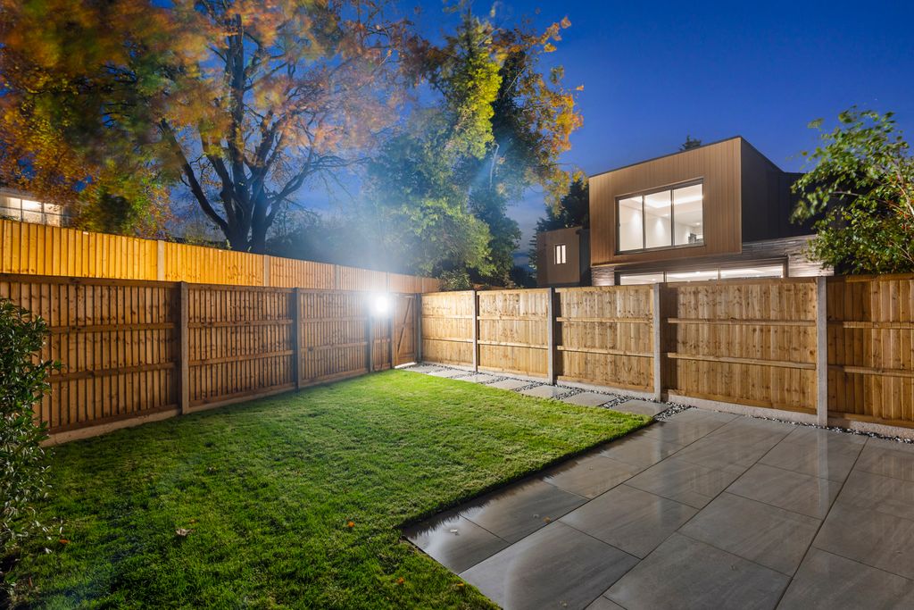 Property photo 2 of 24