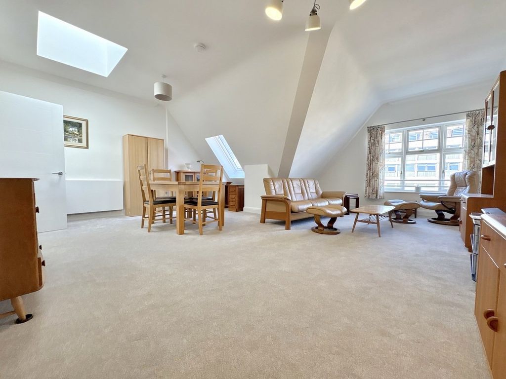 Property photo 2 of 30