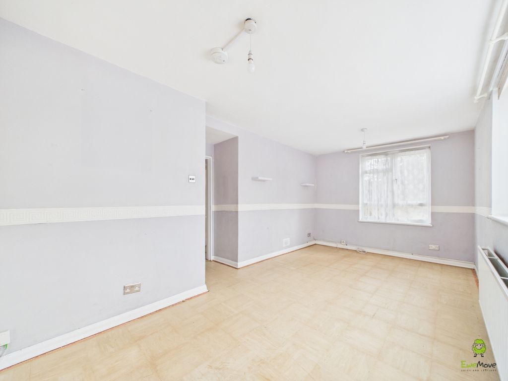 Property photo 3 of 9 Cam03779G0-Pr0448-Still005