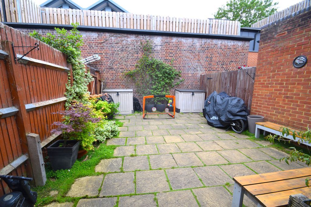 Property photo 1 of 14 Photo 18