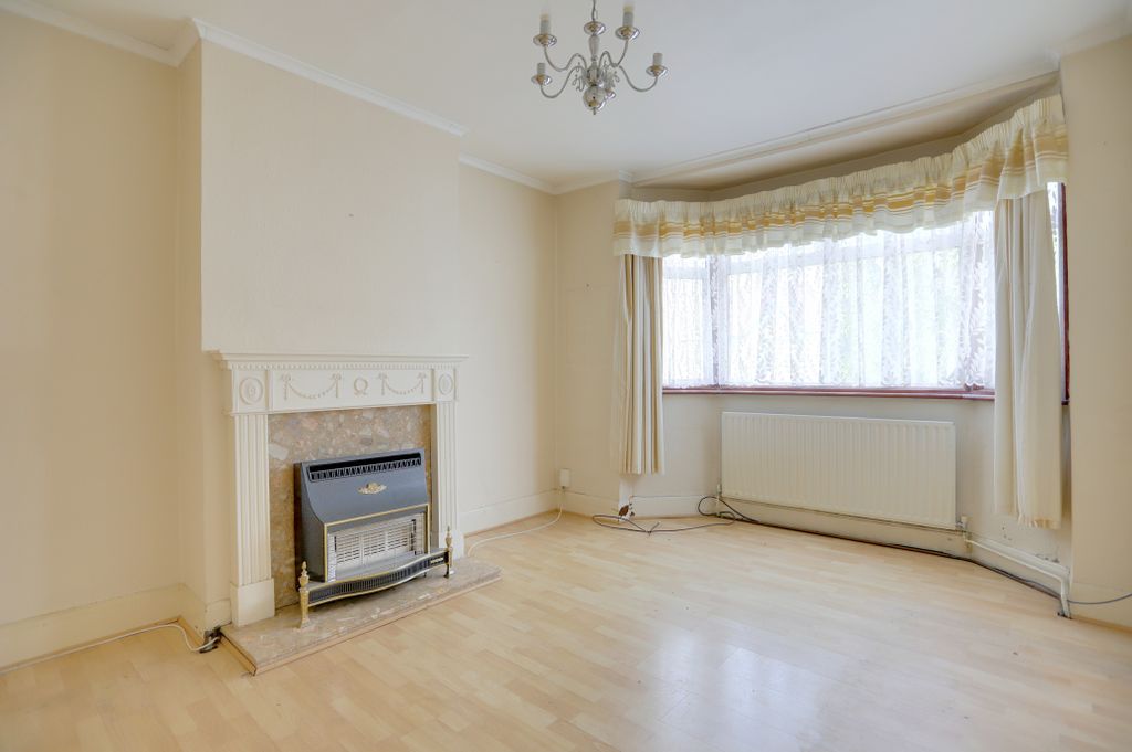 Property photo 2 of 6 1