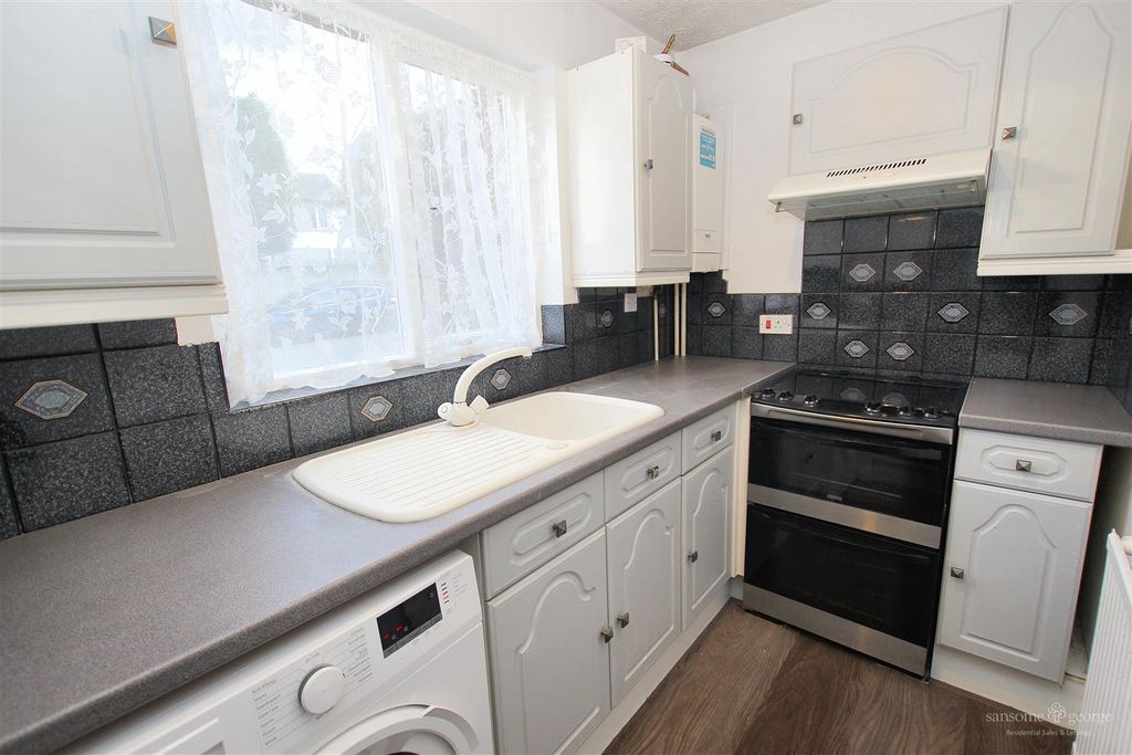 Property photo 2 of 12 Kitchen