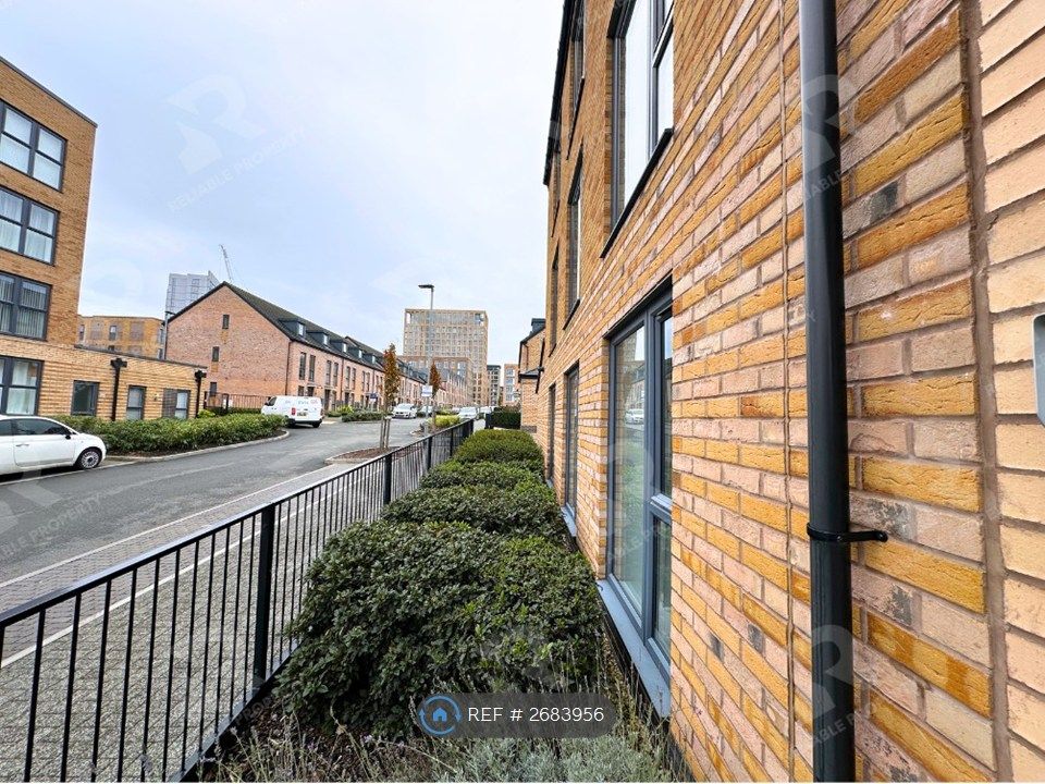 Property photo 2 of 13