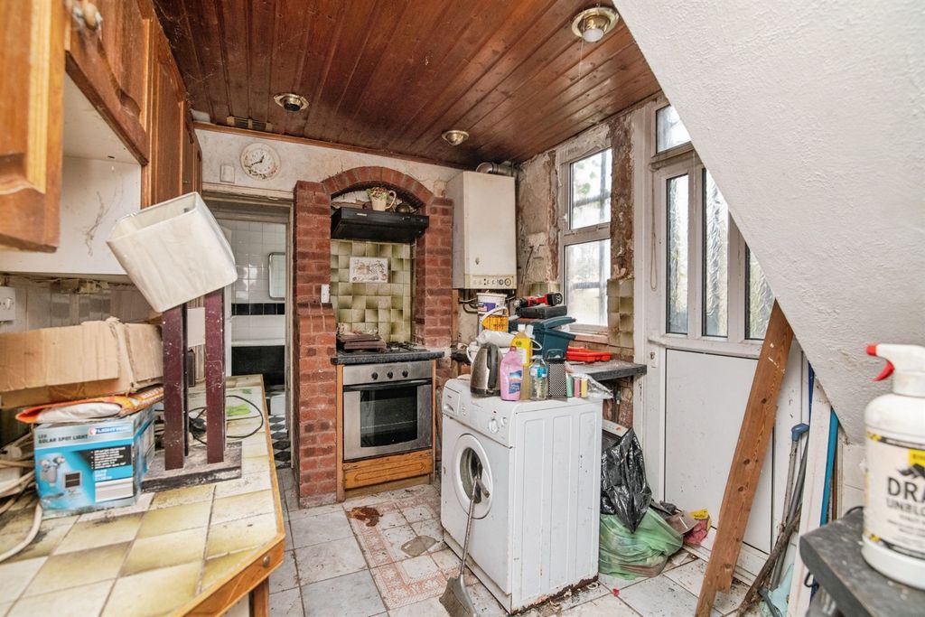 Property photo 3 of 14