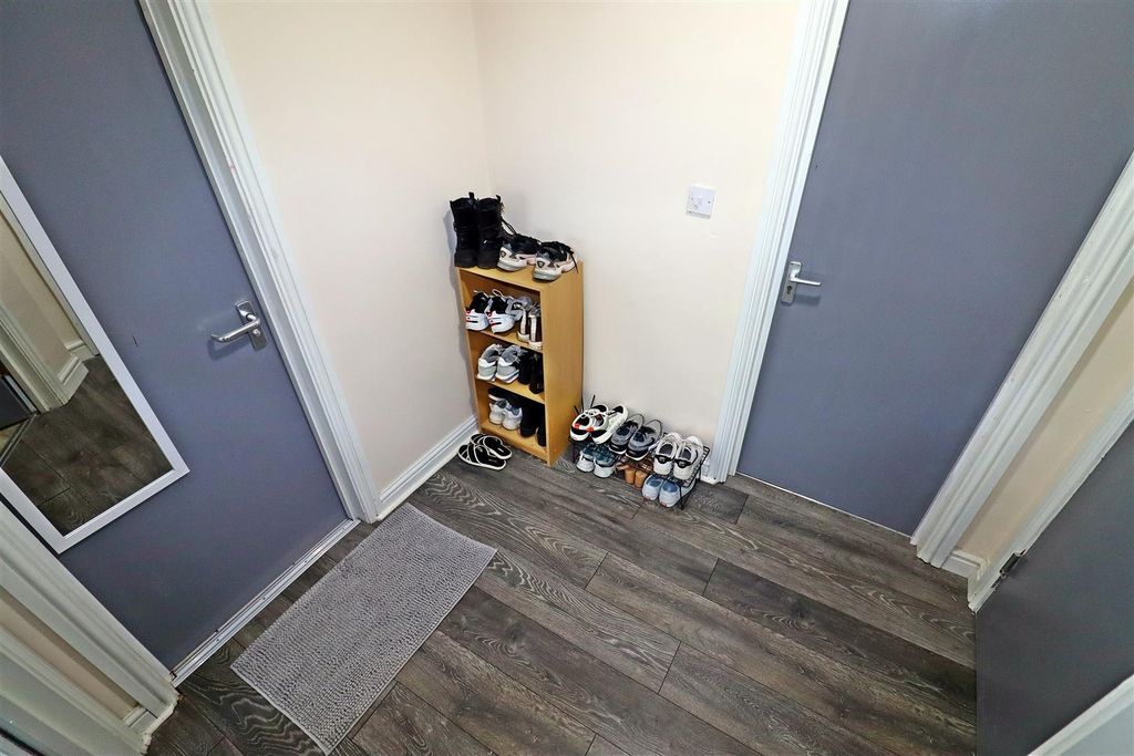 Property photo 2 of 5 Bright Hallway With Modern Wood-Effect Flooring...