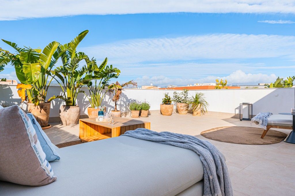 Property photo 2 of 14 Roof Terrace (2)