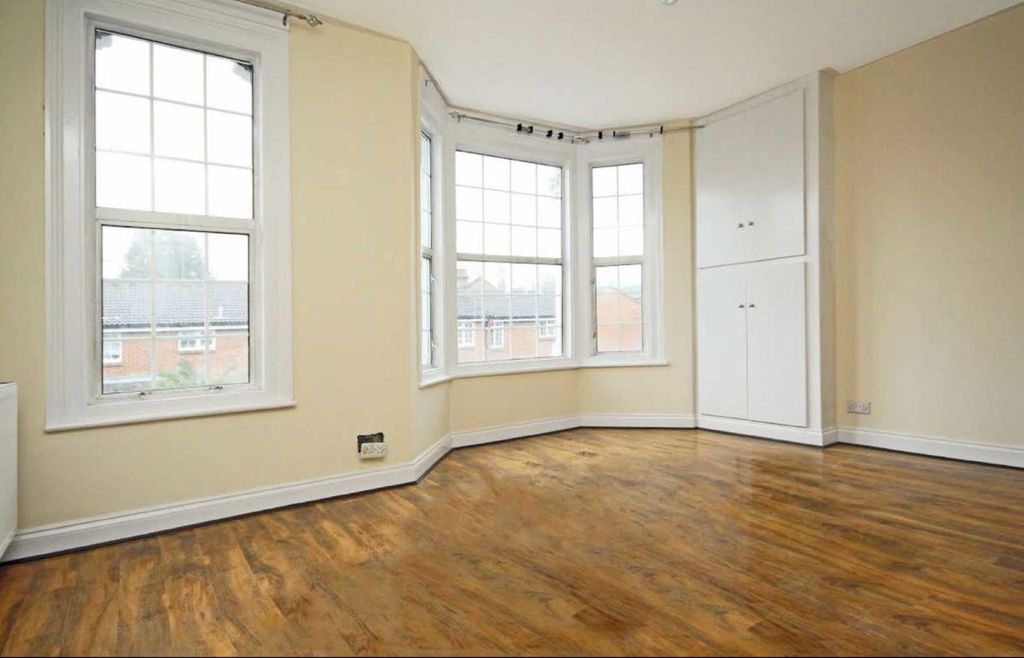 Property photo 2 of 6