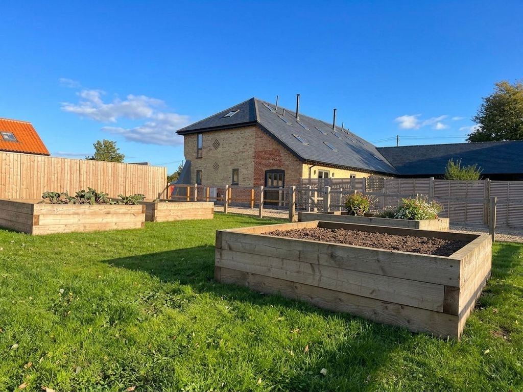 Property photo 2 of 26