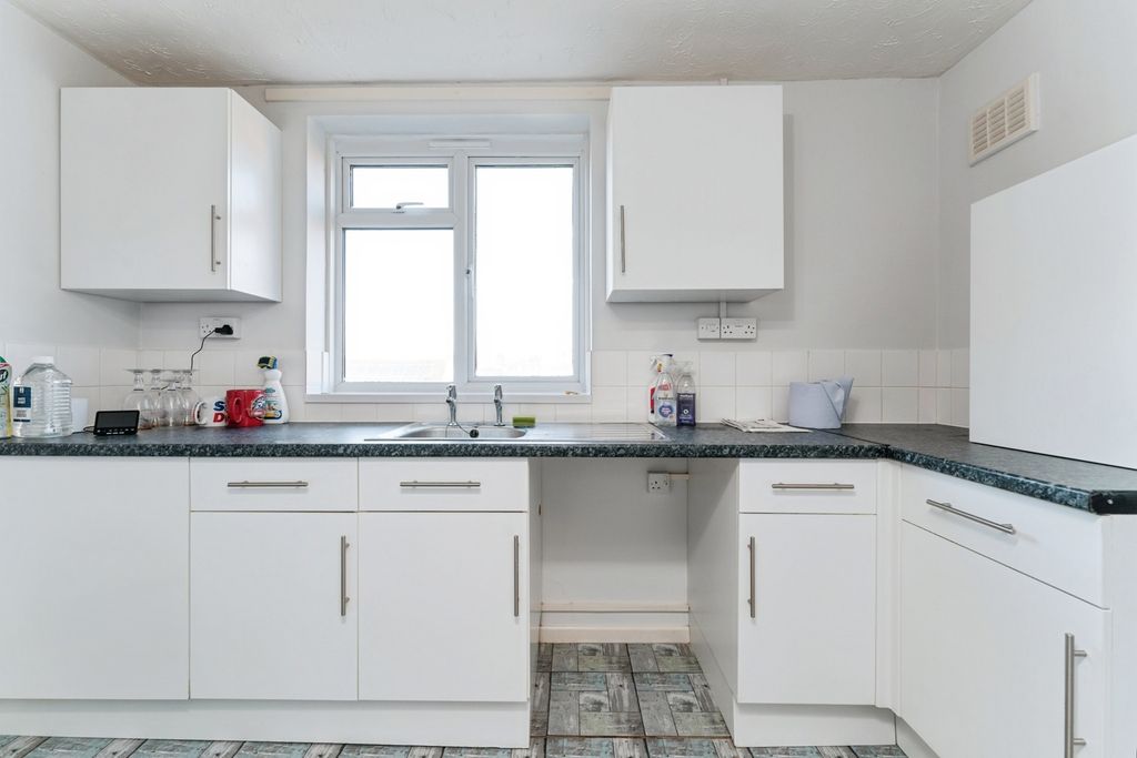 Property photo 2 of 11 Pbox-Img.Jpg