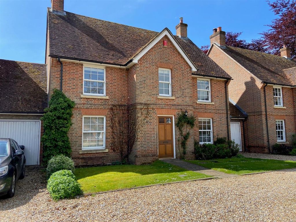 Property photo 1 of 11 2 Manor Farm Cottages