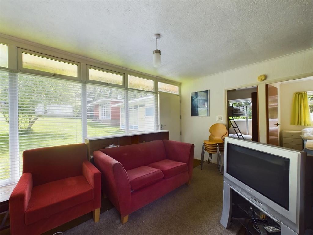 Property photo 3 of 19 Cam02546G0-Pr0190-Still005.Jpg