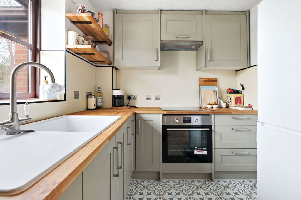 Property photo 2 of 9