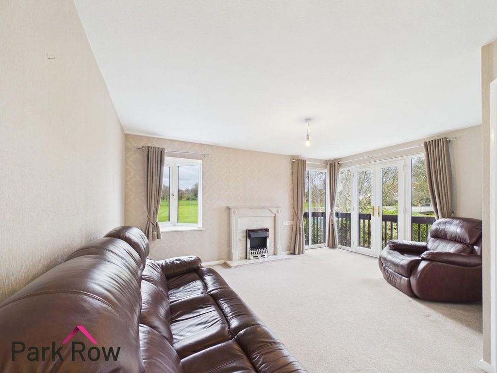 Property photo 3 of 13 Lounge/Dining Room