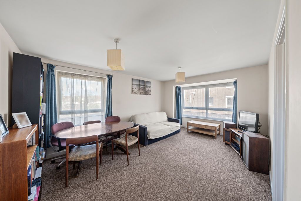 Property photo 3 of 9 Photo 1