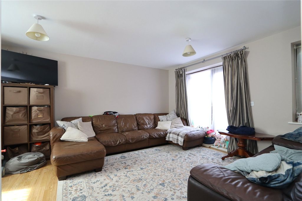 Property photo 3 of 16 Picture No. 13