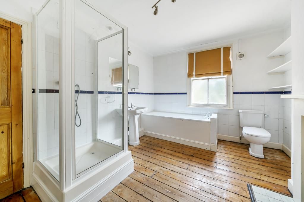 Property photo 3 of 12 Bathroom