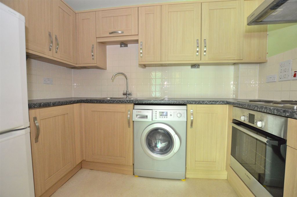 Property photo 3 of 14 Kitchen