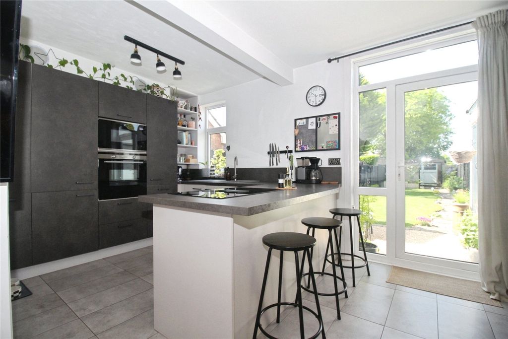 Property photo 2 of 14 Living Kitchen