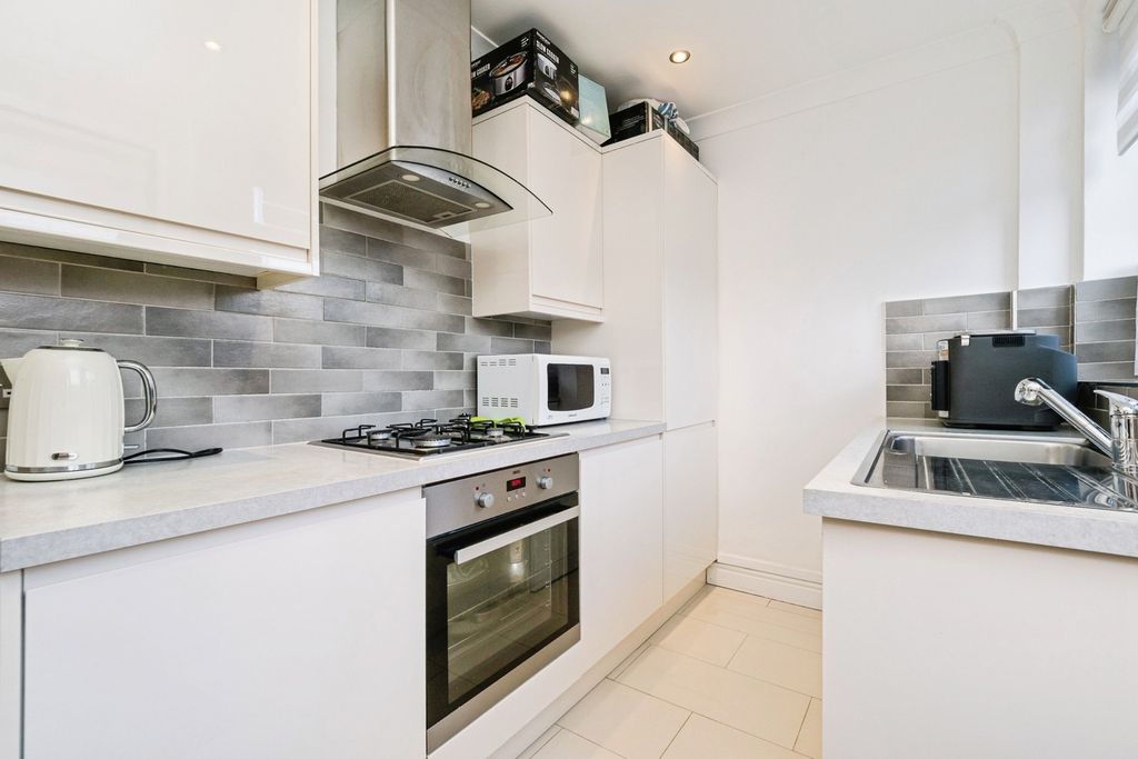 Property photo 2 of 20 Pbox-Img.Jpg