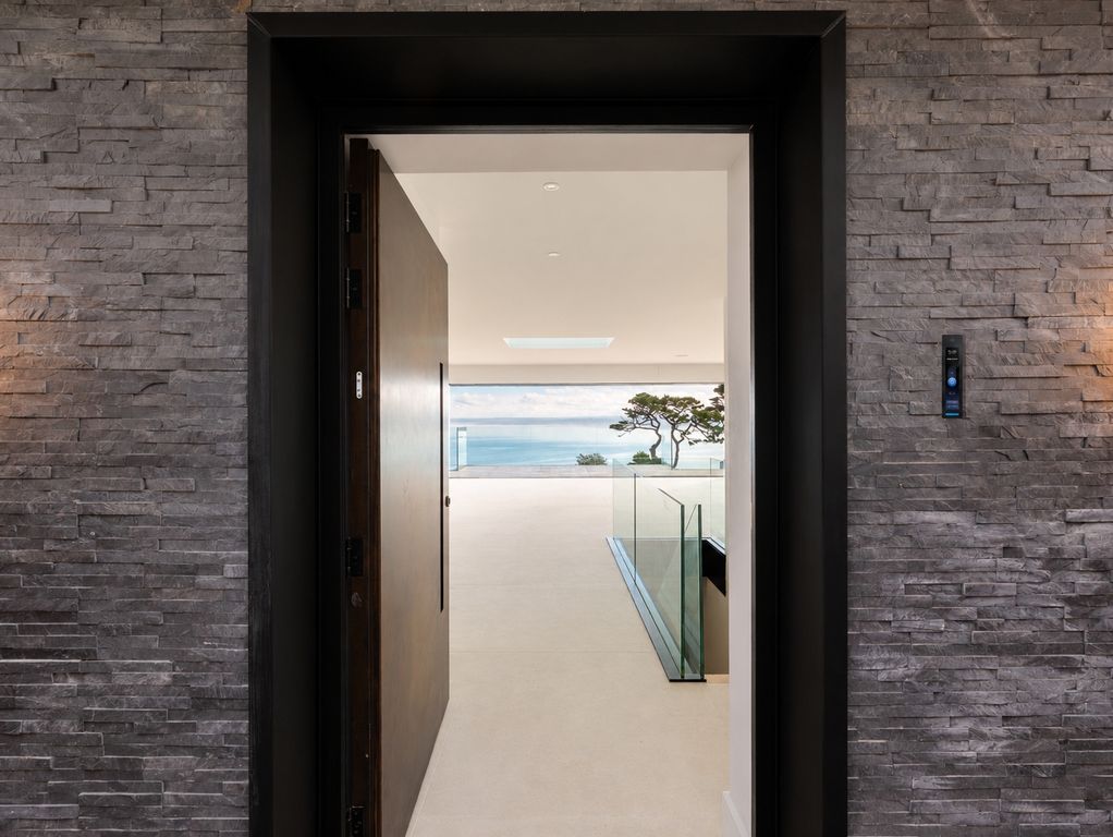 Property photo 1 of 21 Entrance And View