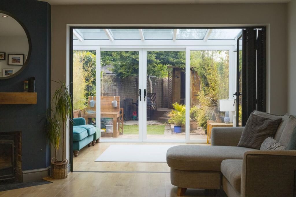 Property photo 3 of 17 Conservatory