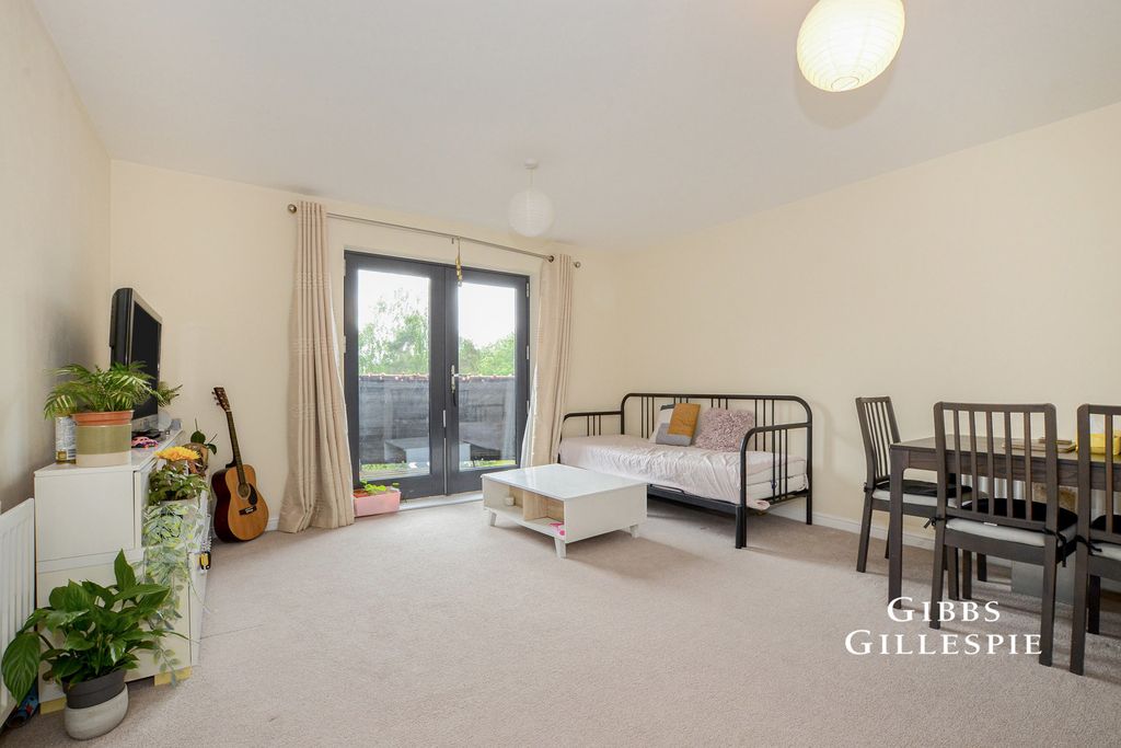 Property photo 3 of 9 Pbox-Img.Jpg