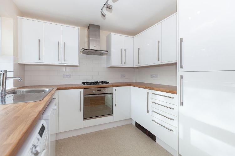 Property photo 2 of 11 215045