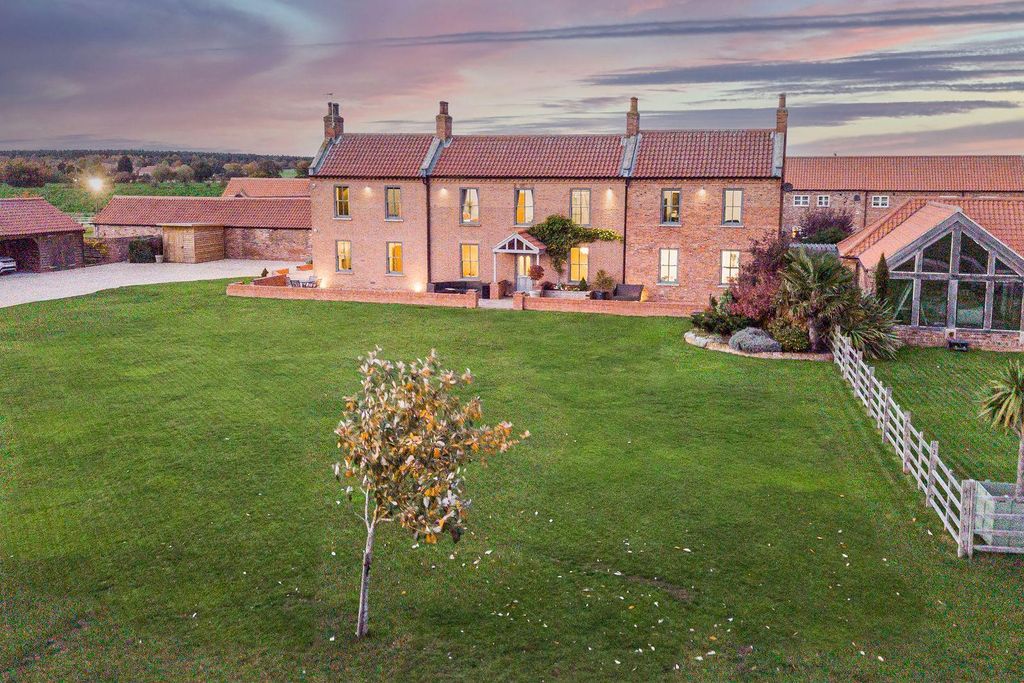 Property photo 1 of 41 External