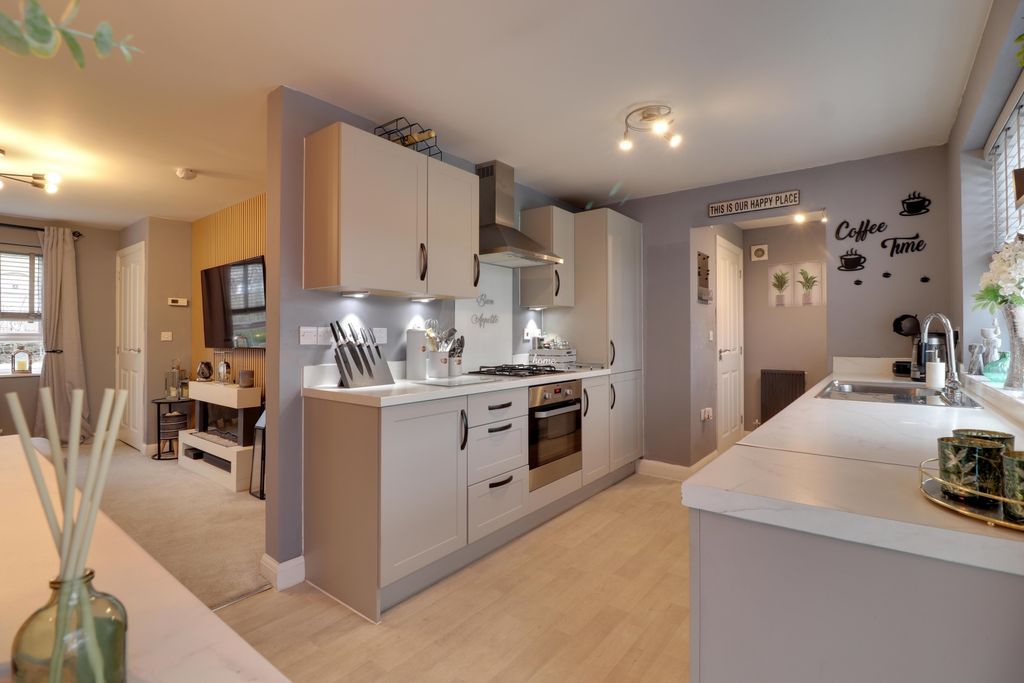 Property photo 3 of 30 Kitchen