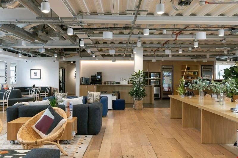 Property photo 2 of 10 Breakout Space