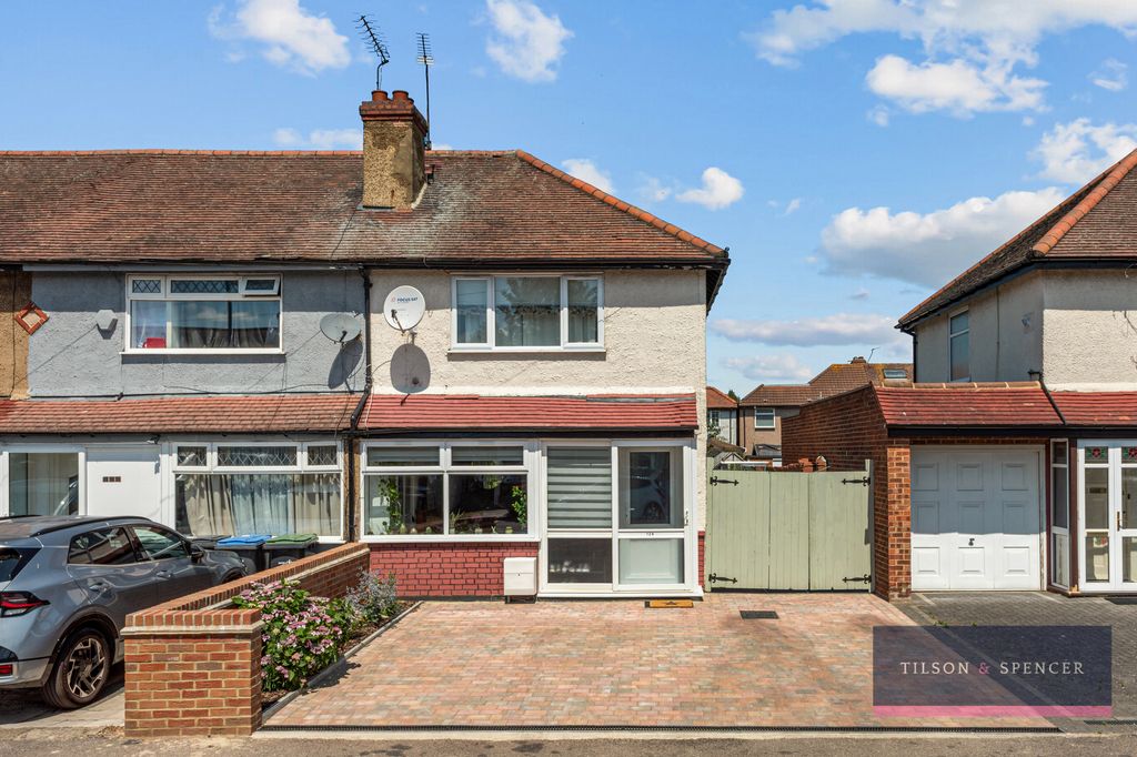 Property photo 1 of 18 External